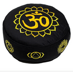 coussin de méditation 7 chakras et Om noir et or - univers tibet